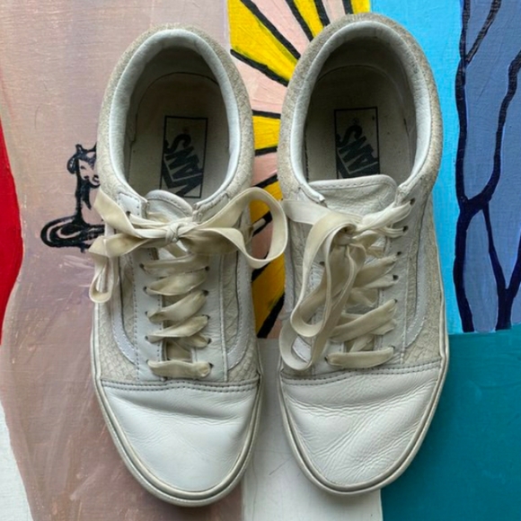 Vans - Picture 3 of 4